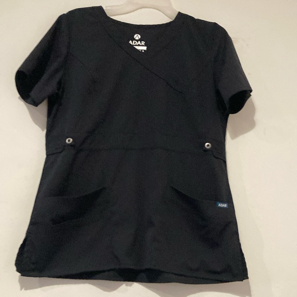 Adar Pro Scrub Top. Excellent pre~loved condition. Rich Black Scrub Top